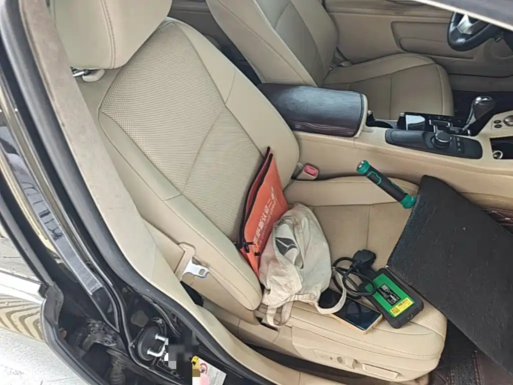 Фото 25 - Lexus ES