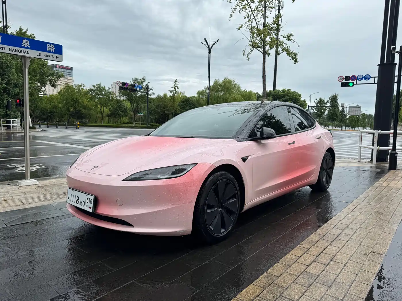 Фото 2 - Tesla Model 3