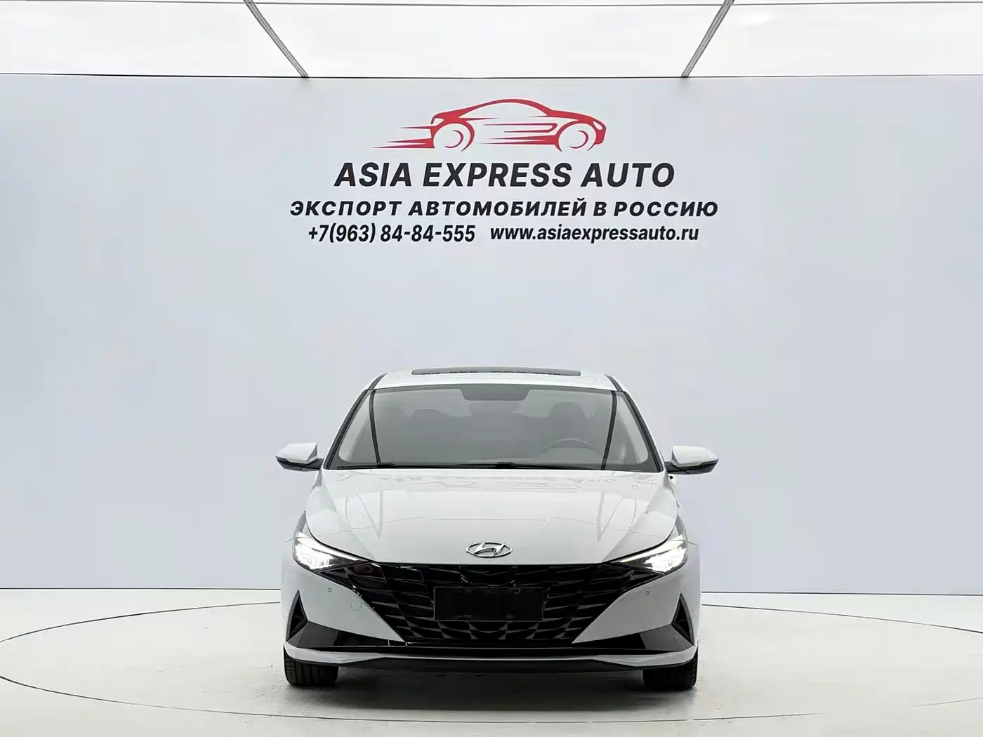 Hyundai Elantra 2022 1.5L CVT LUX Premium Edition фото 2