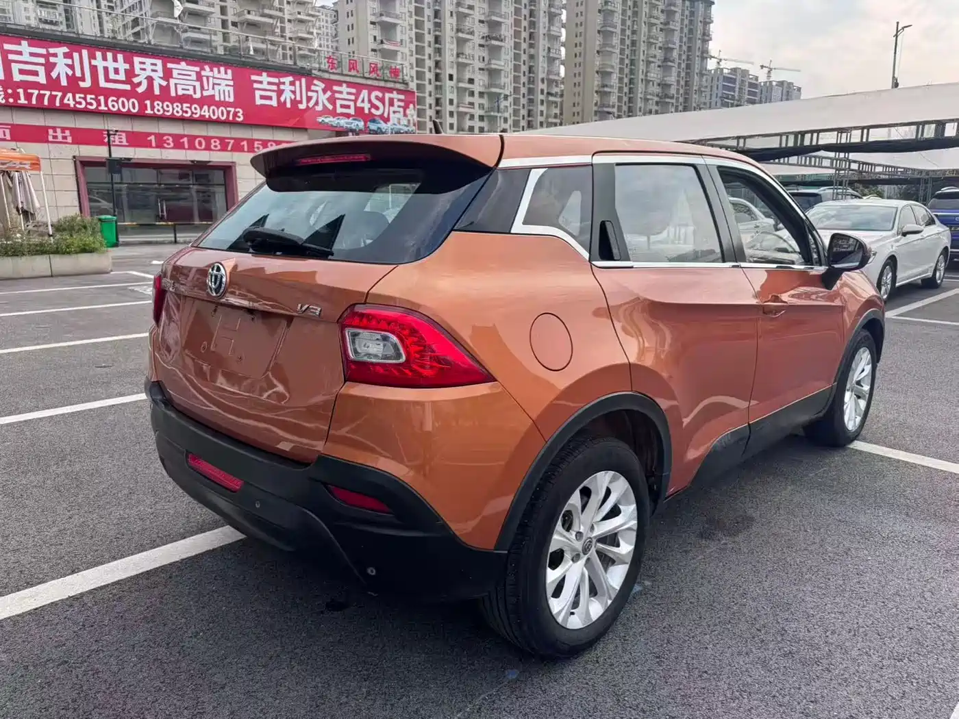Фото 9 - Zhonghua V3