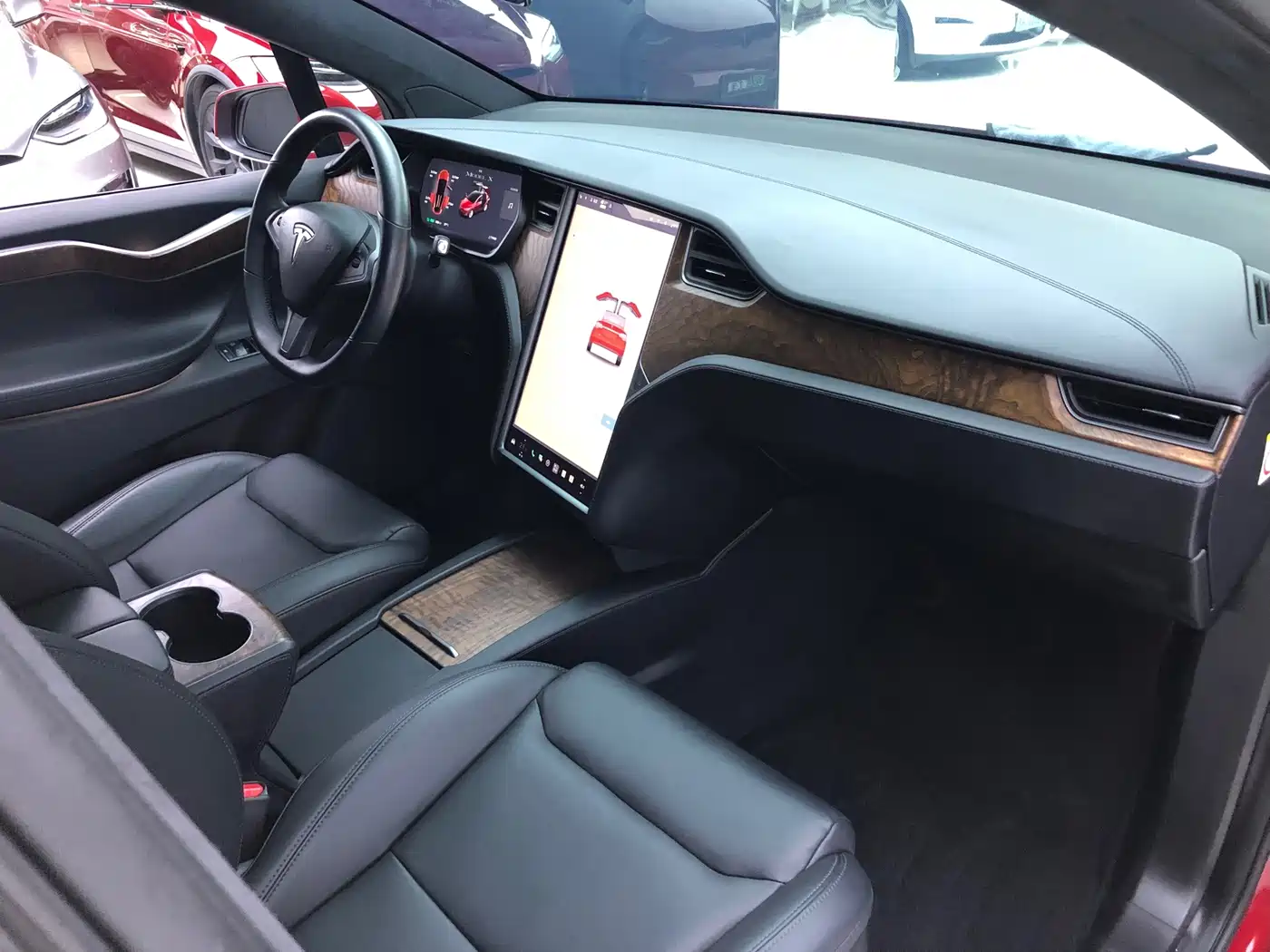 Фото 12 - Tesla Model X