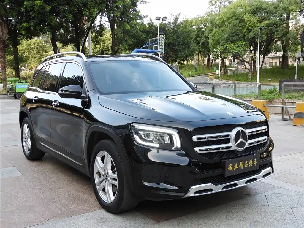 MERCEDES-BENZ GLB