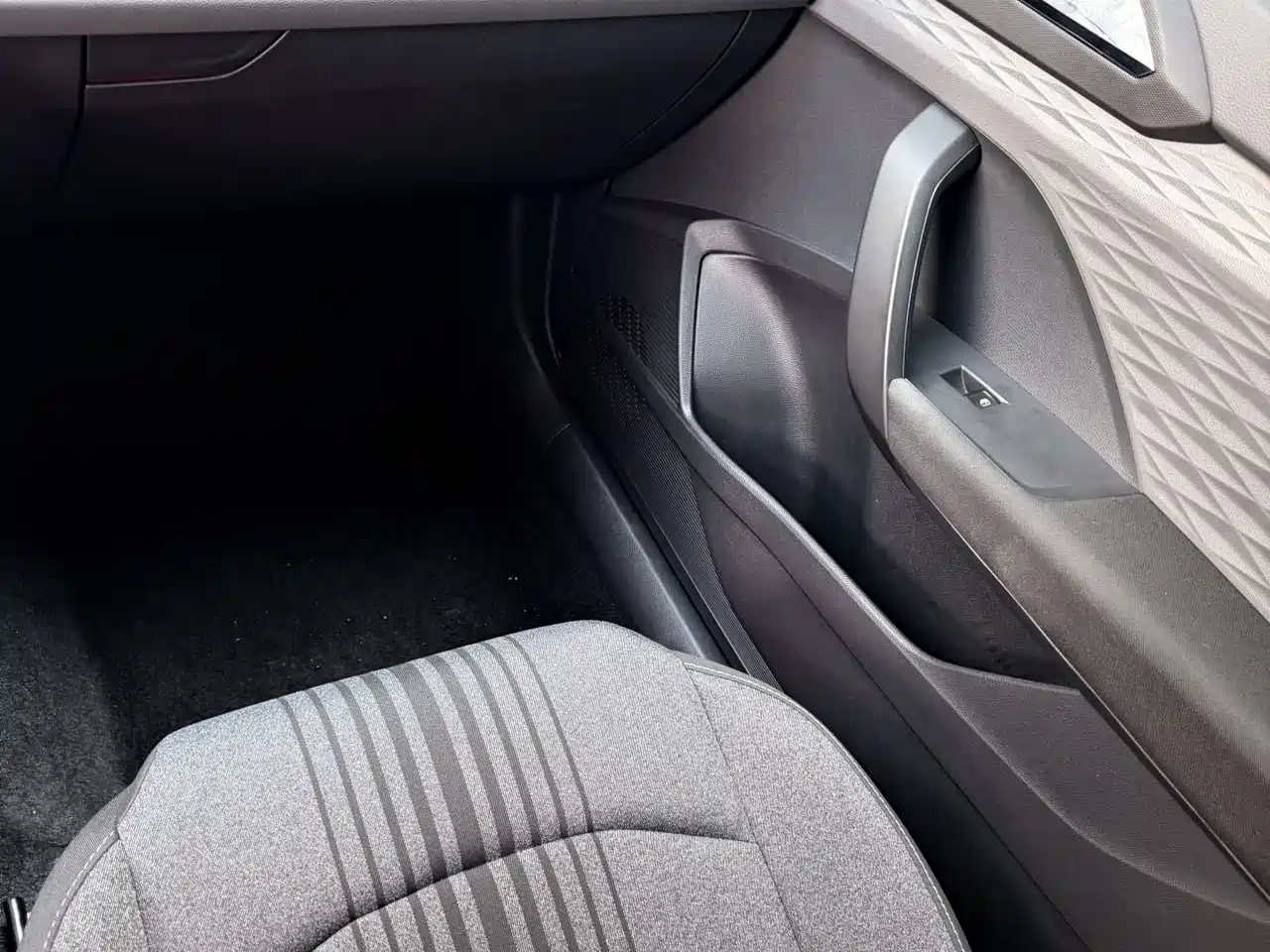 Фото 9 - Volkswagen Tharu