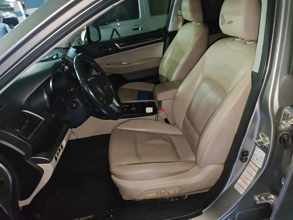 Subaru Outback 2015 2.5i Luxury Navigation Edition фото 8