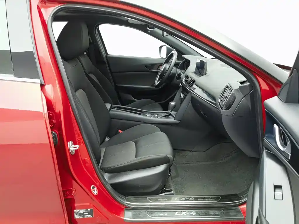 Фото 23 - Mazda CX-4