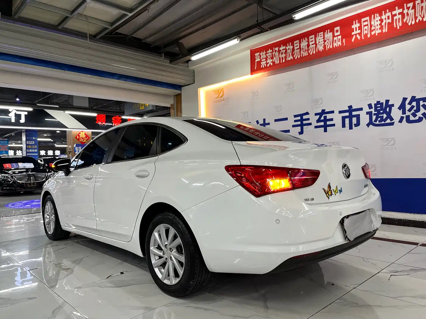 Buick Verano 2018 Sedan 15S Automatic Progressive фото 3