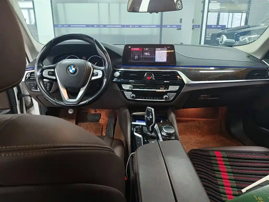 BMW 5 Series 2019 525Li Luxury Package фото 10