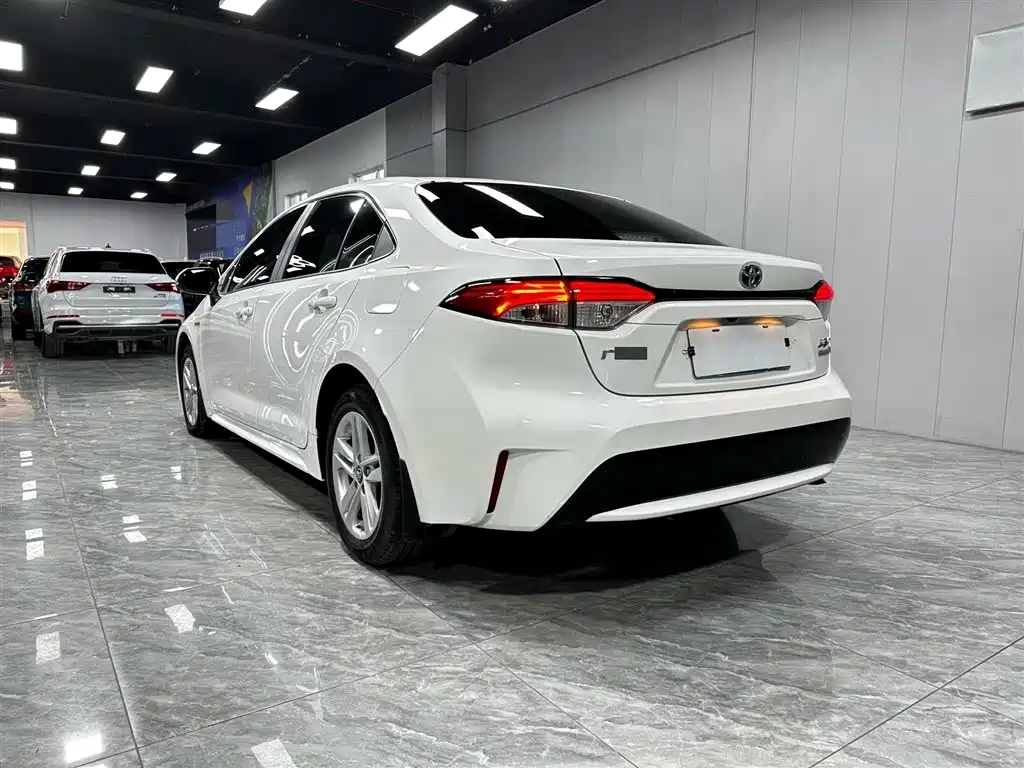 Toyota Levin 2022 Dual Engine 1.8H E-CVT Luxury Edition фото 4