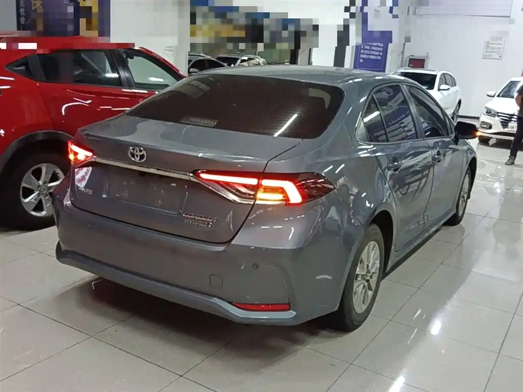 Toyota Corolla 2022 Hybrid 1.8L E-CVT Pioneer Edition фото 7