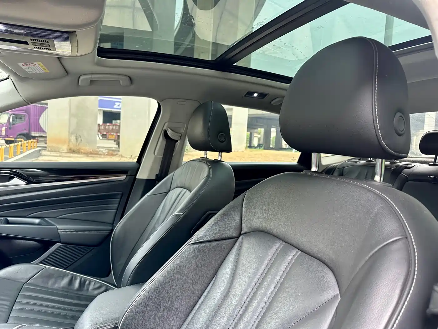 Volkswagen Passat 2022 330TSI Starlight Elite Edition фото 14
