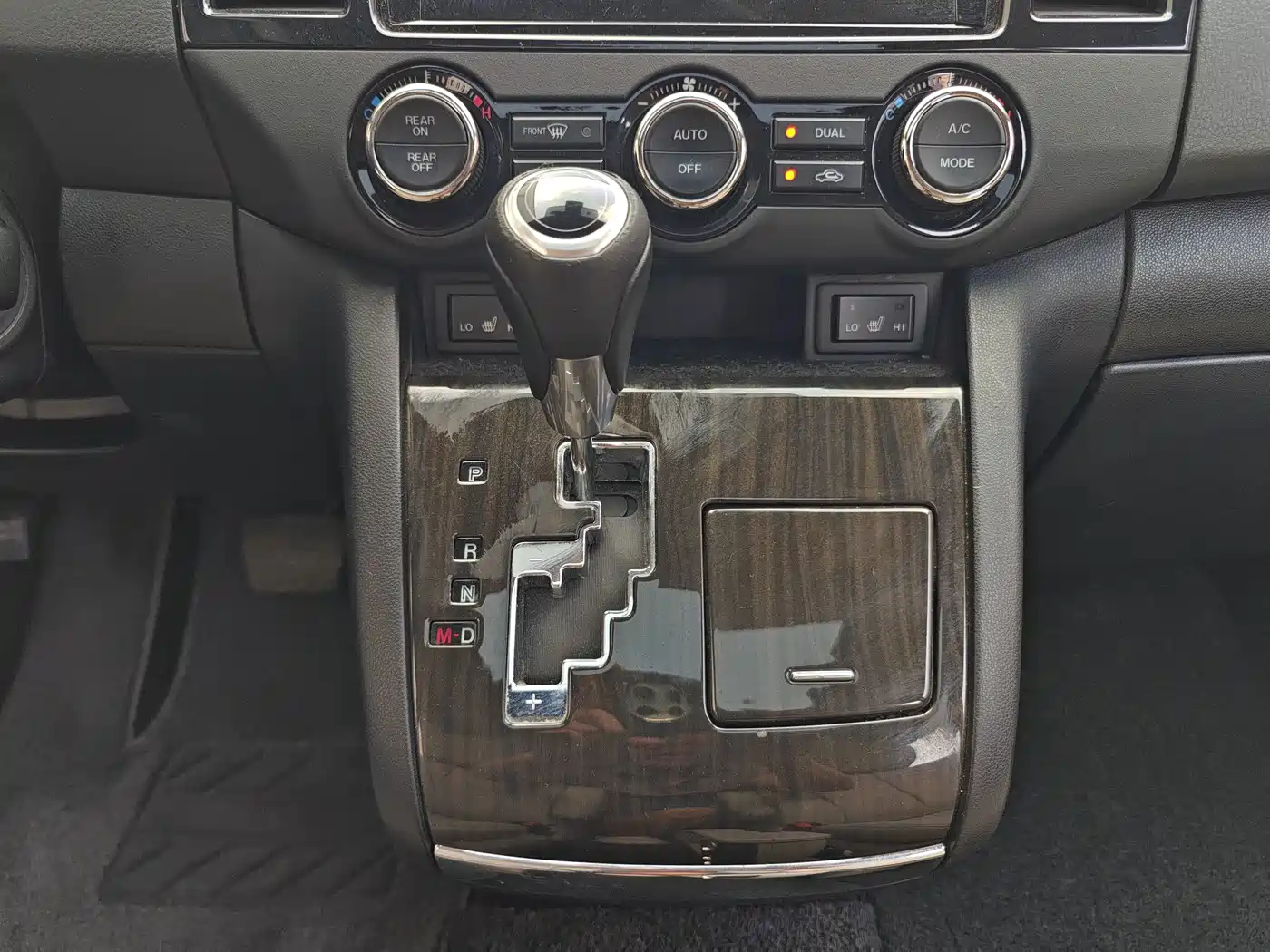 Mazda 8 2015 2015 2.5L Navigator Edition