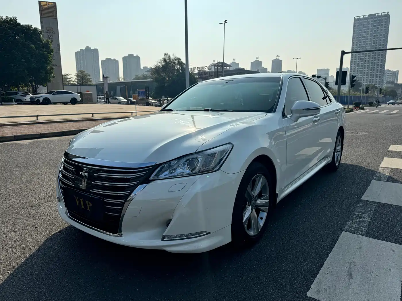Toyota Crown 2015 2.0T Fashion