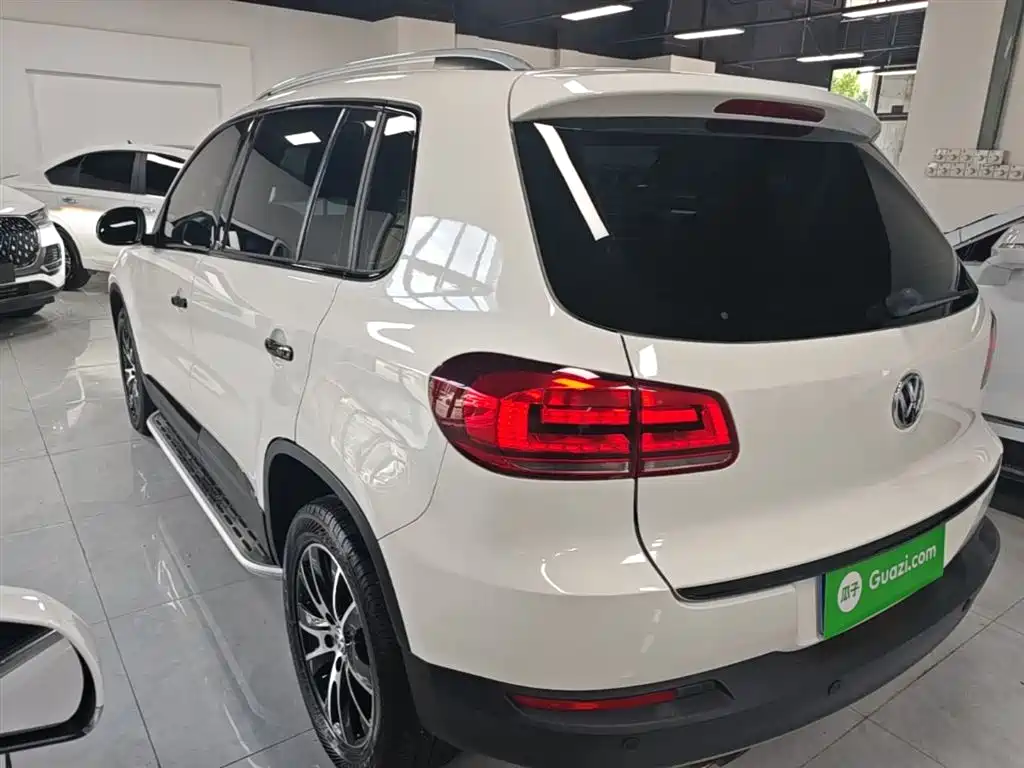 Volkswagen Tiguan 2015 1.8TSI Automatic 2WD Highline фото 5