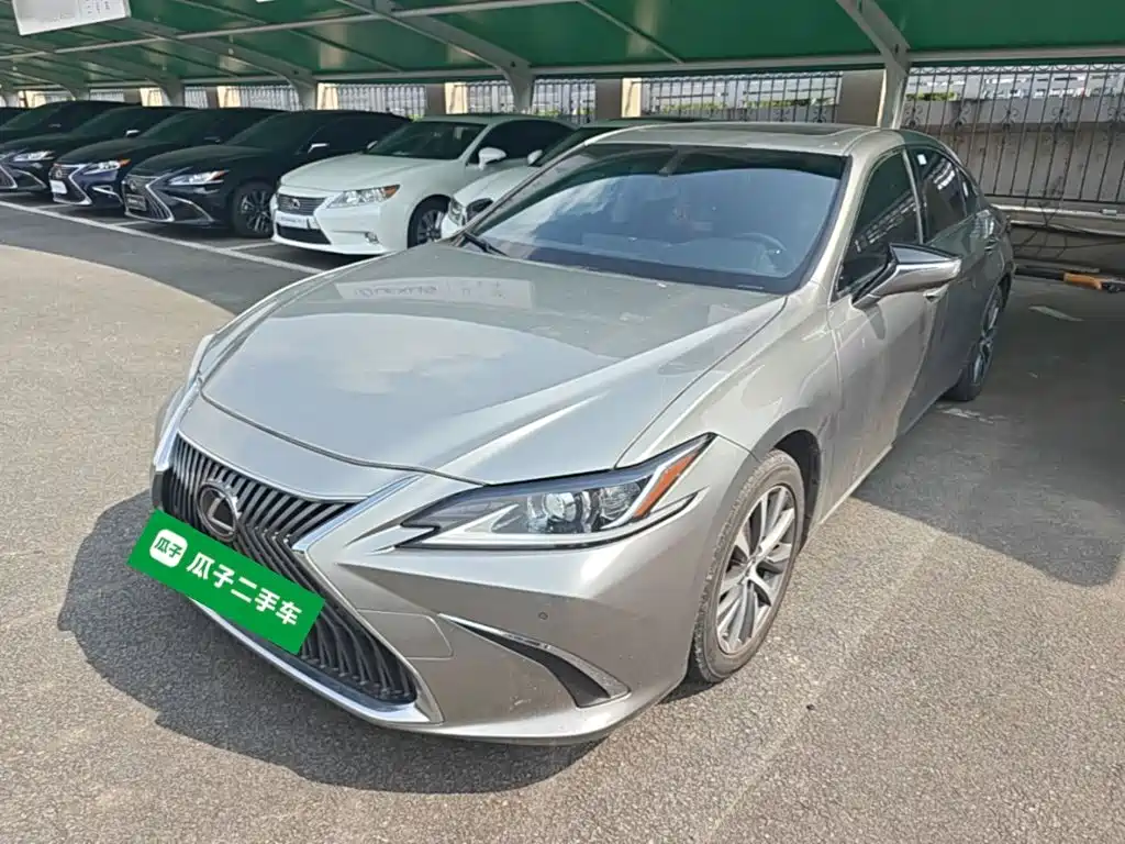 Lexus ES 2018 — пригон из Китая
