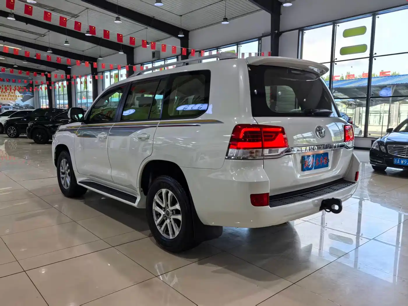 Toyota Land Cruiser (Import) 2017 2015 4.0L V6 Middle East Low Configuration Edition