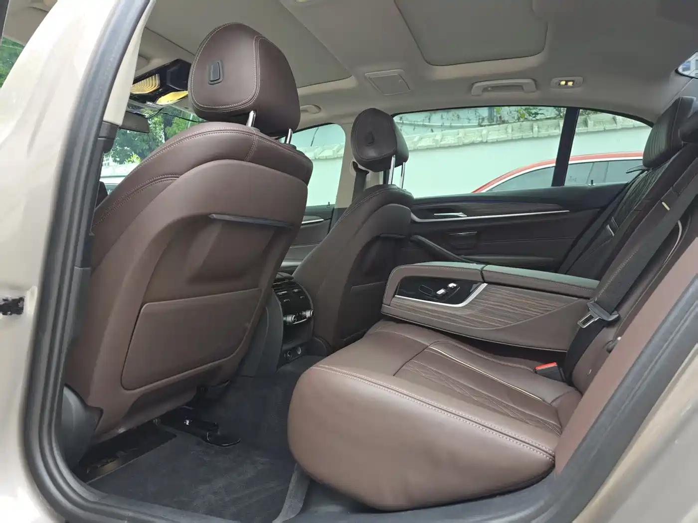 BMW 5 Series New Energy 2019 530Le Luxury Package фото 5