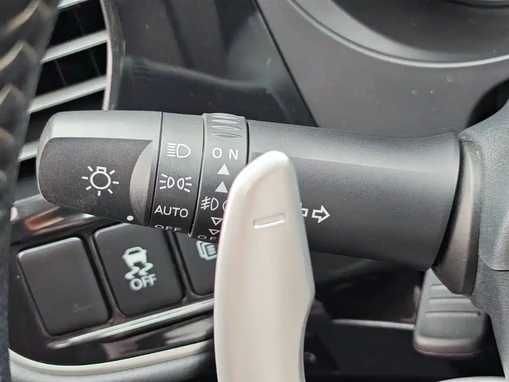 Mitsubishi Outlander 2022 2021 2.4L 4WD Deluxe Edition 7-Seater