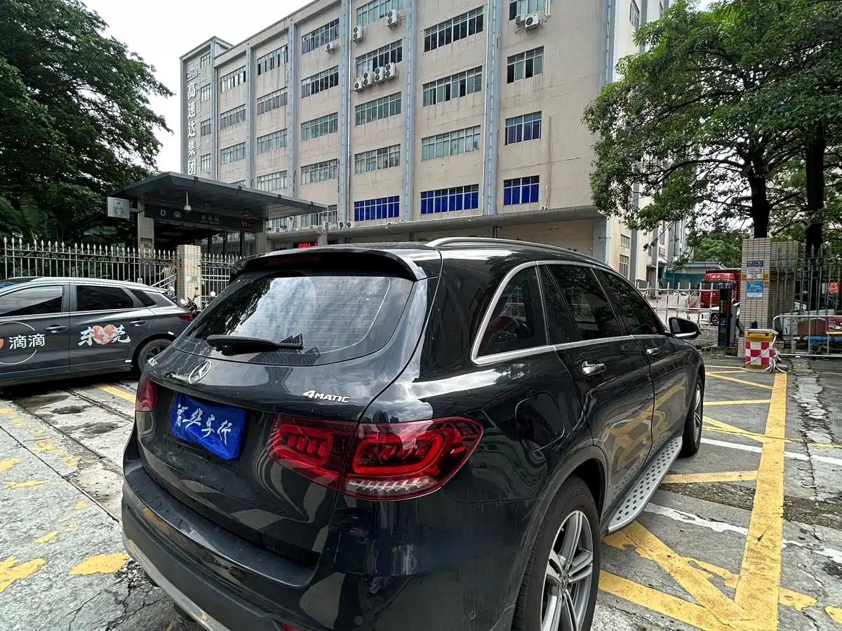 MERCEDES-BENZ GLC
