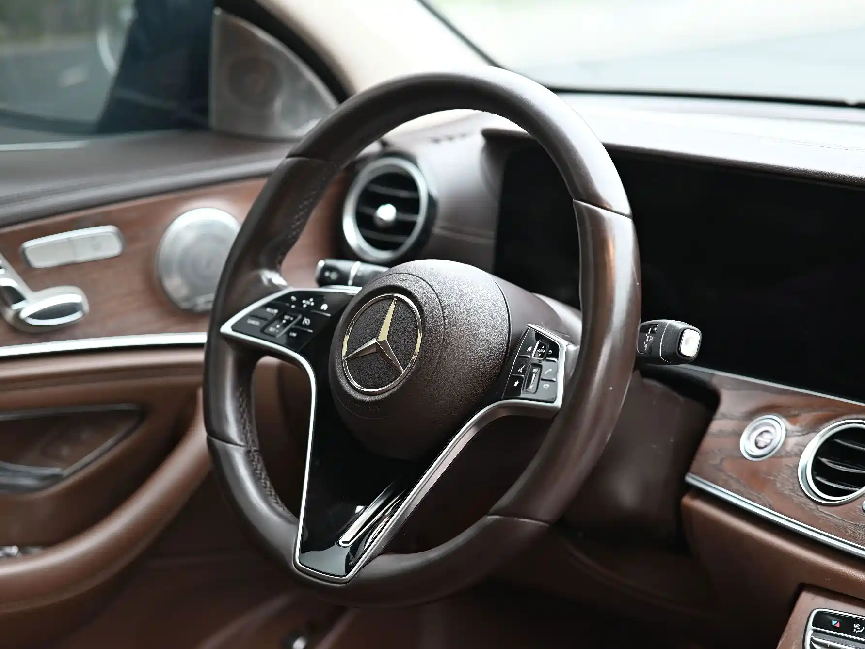 Фото 7 - Mercedes-Benz E-Class