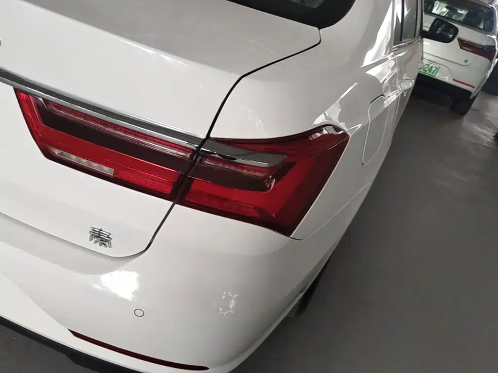 Фото 8 - BYD Qin New Energy