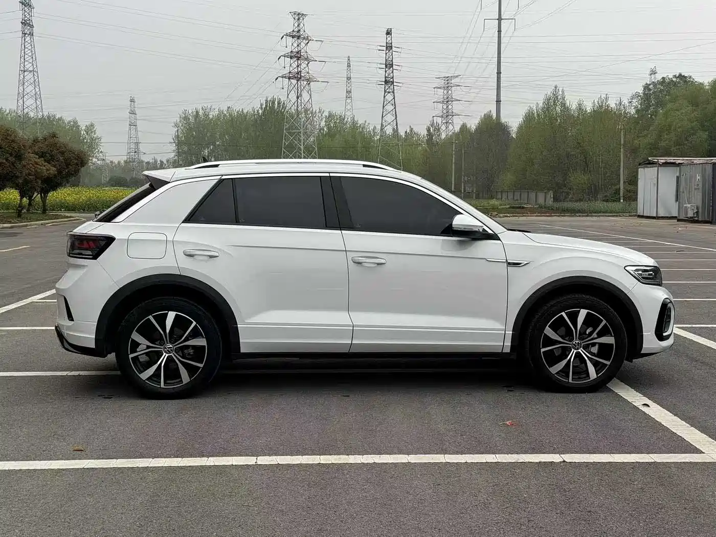 Volkswagen T-ROC 2024 300TSI DSG 2WD Morning Light Edition фото 8