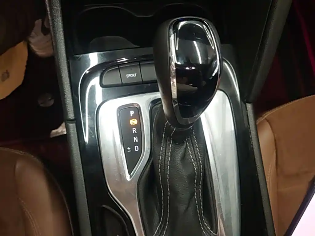 Buick Regal 2019 20T Elite China VI фото 14