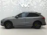 Photo 3 - Porsche Cayenne