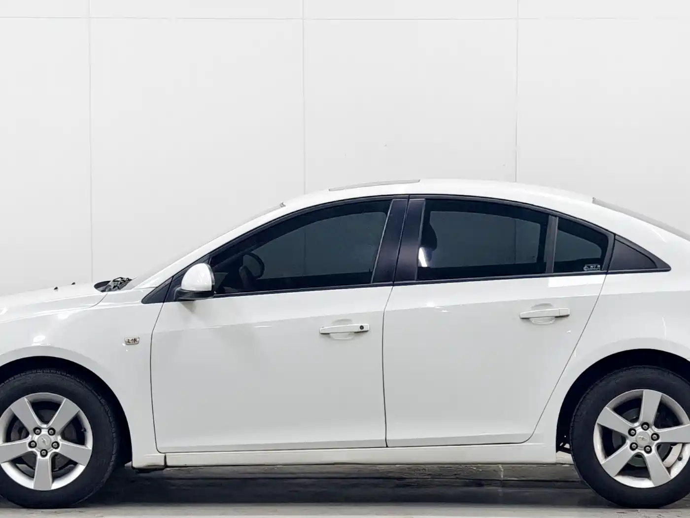 Photo 7 - Chevrolet Cruze