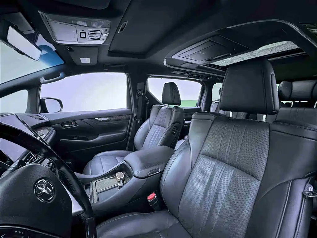 Toyota Alphard 2021 Hybrid 2.5L Ultimate фото 11