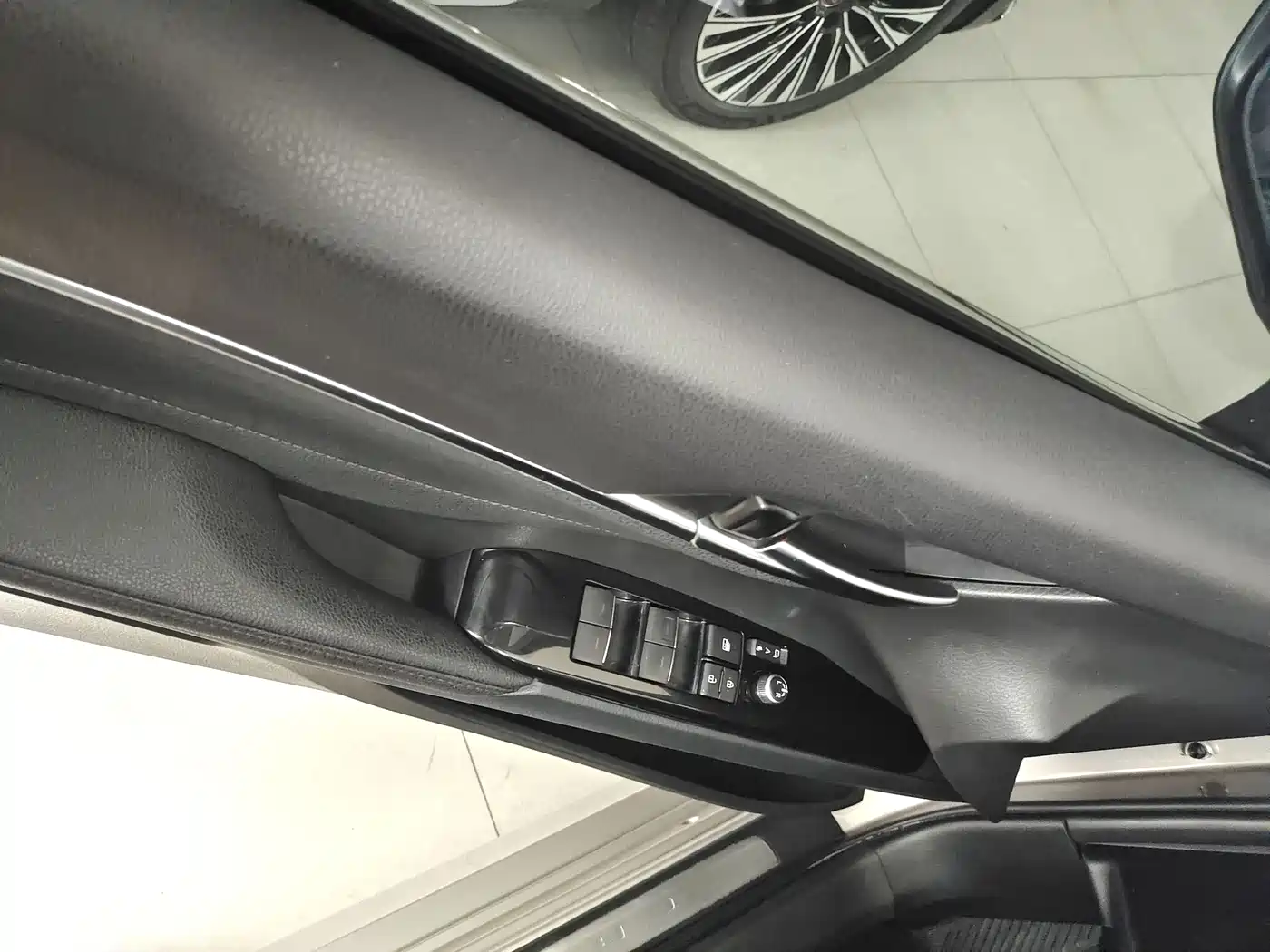 Toyota Camry 2021 2.0G Luxury Edition фото 12