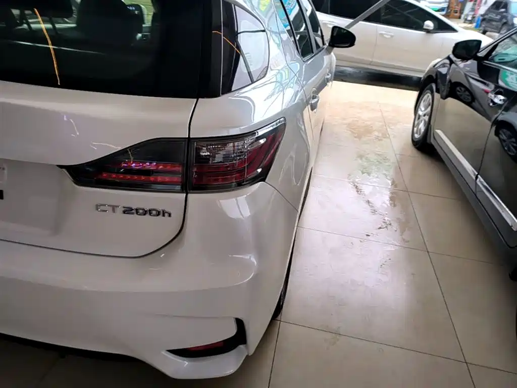 Lexus CT 2014 CT200h Elite Monochrome фото 8