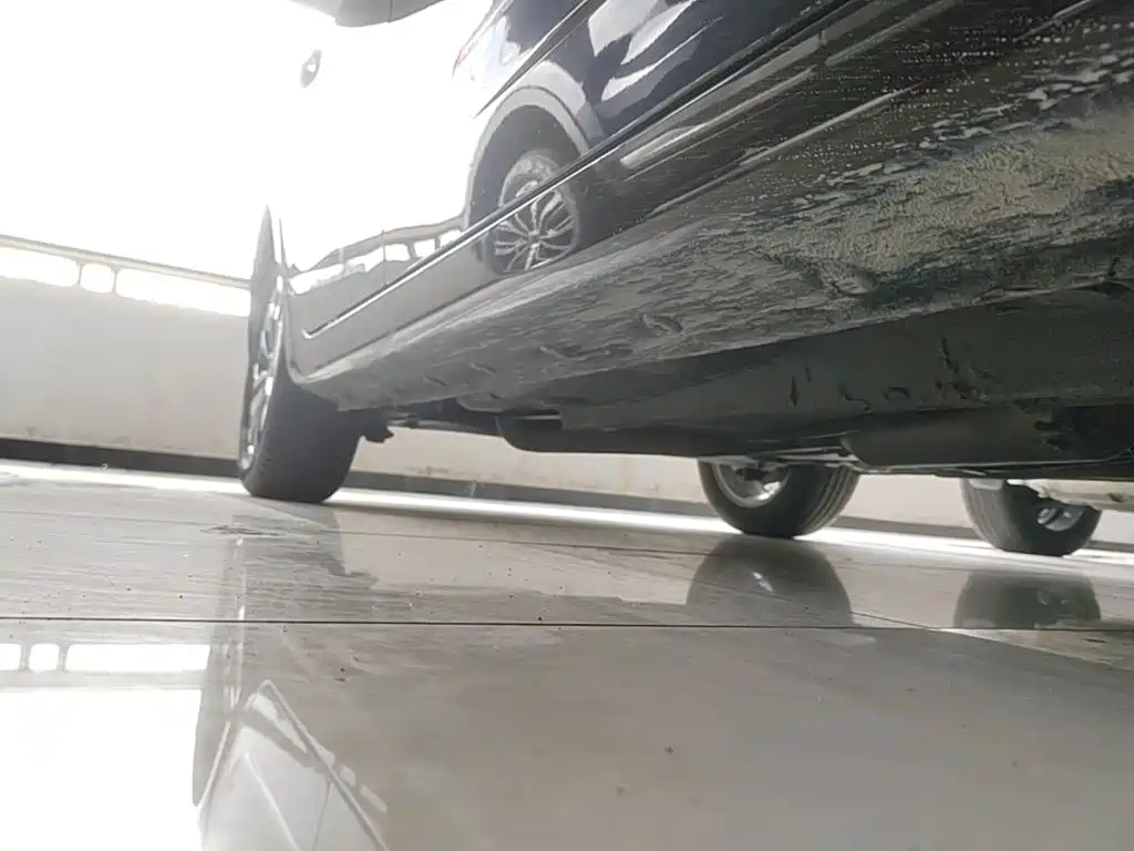 Фото 21 - Geely Vision