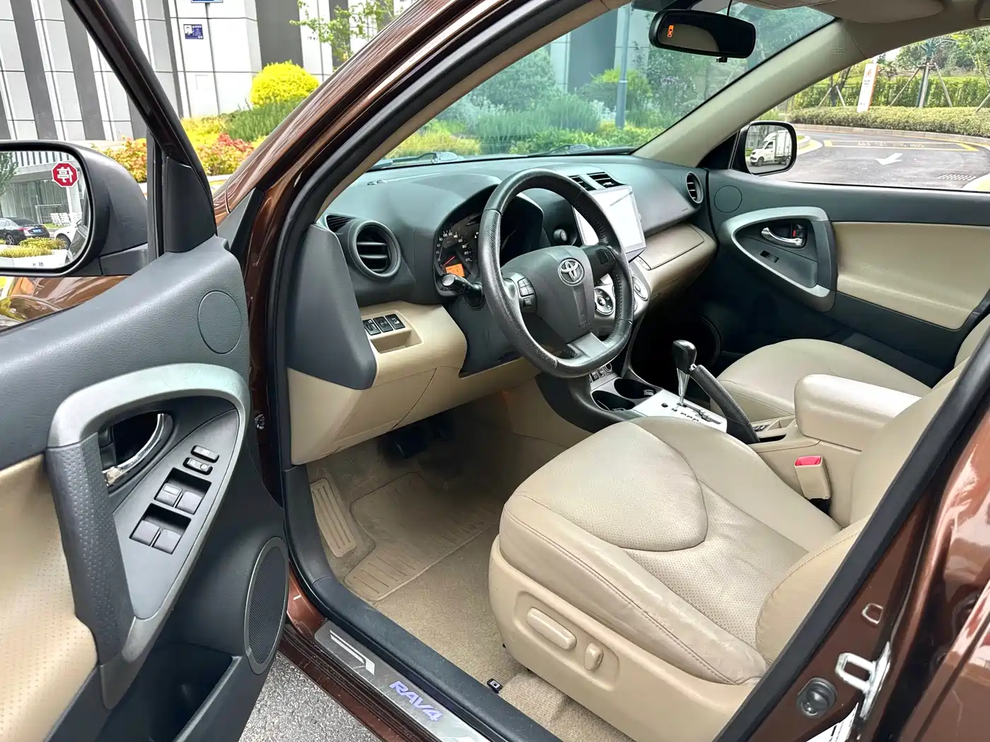 Toyota RAV4 Rongfang 2013 Special Edition 2.4L Auto AWD Prestige фото 14
