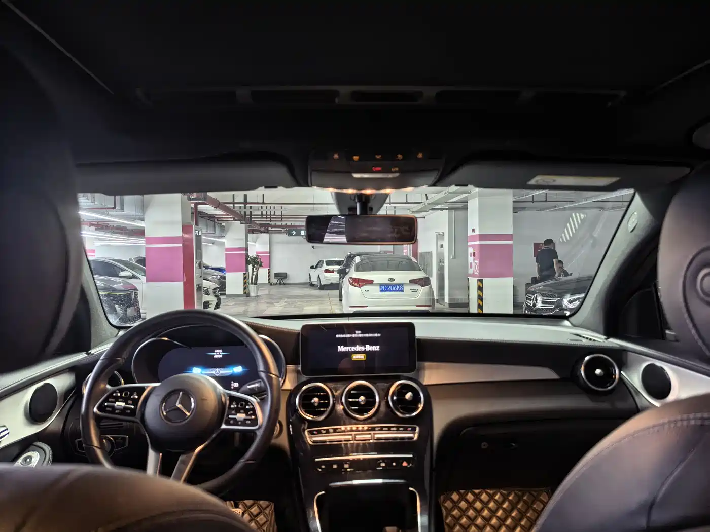 Mercedes-Benz GLC Coupe 2020 GLC 260 4MATIC Coupe SUV фото 6