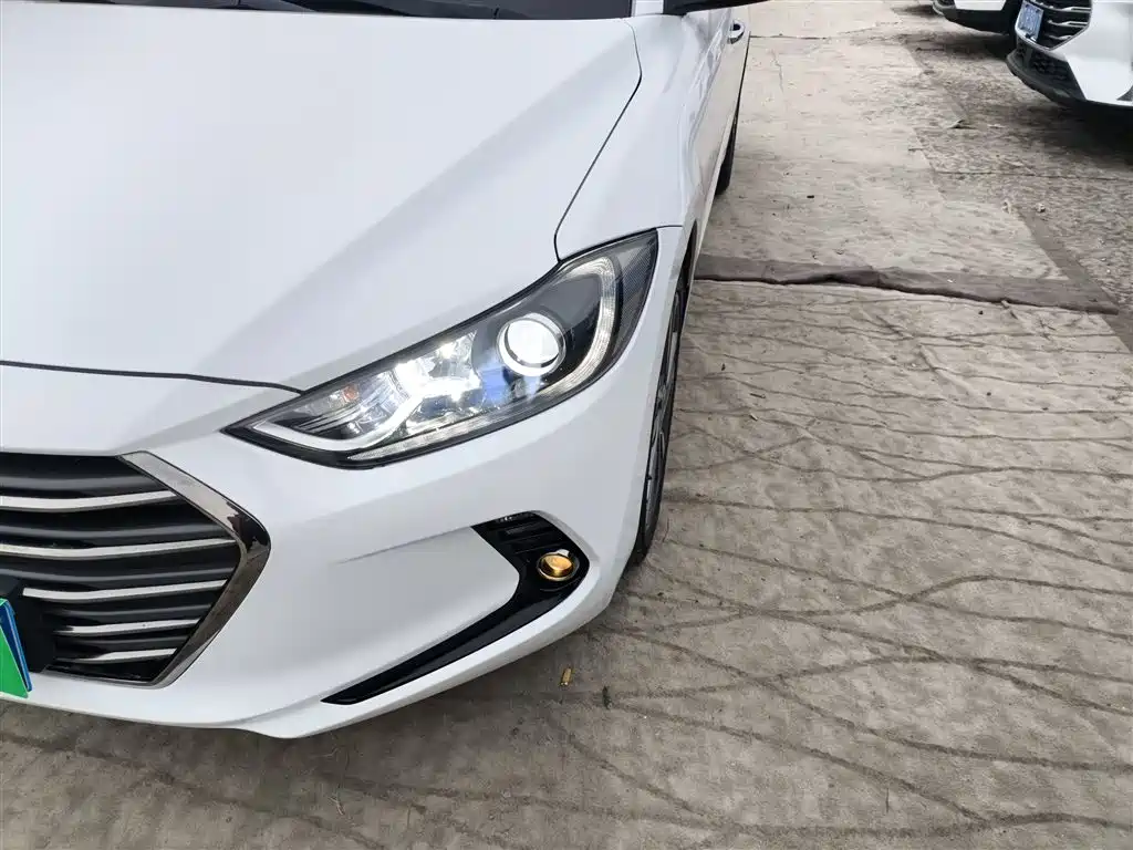 Hyundai Elantra 2018 1.6L Automatic 15th Anniversary Special Edition фото 18
