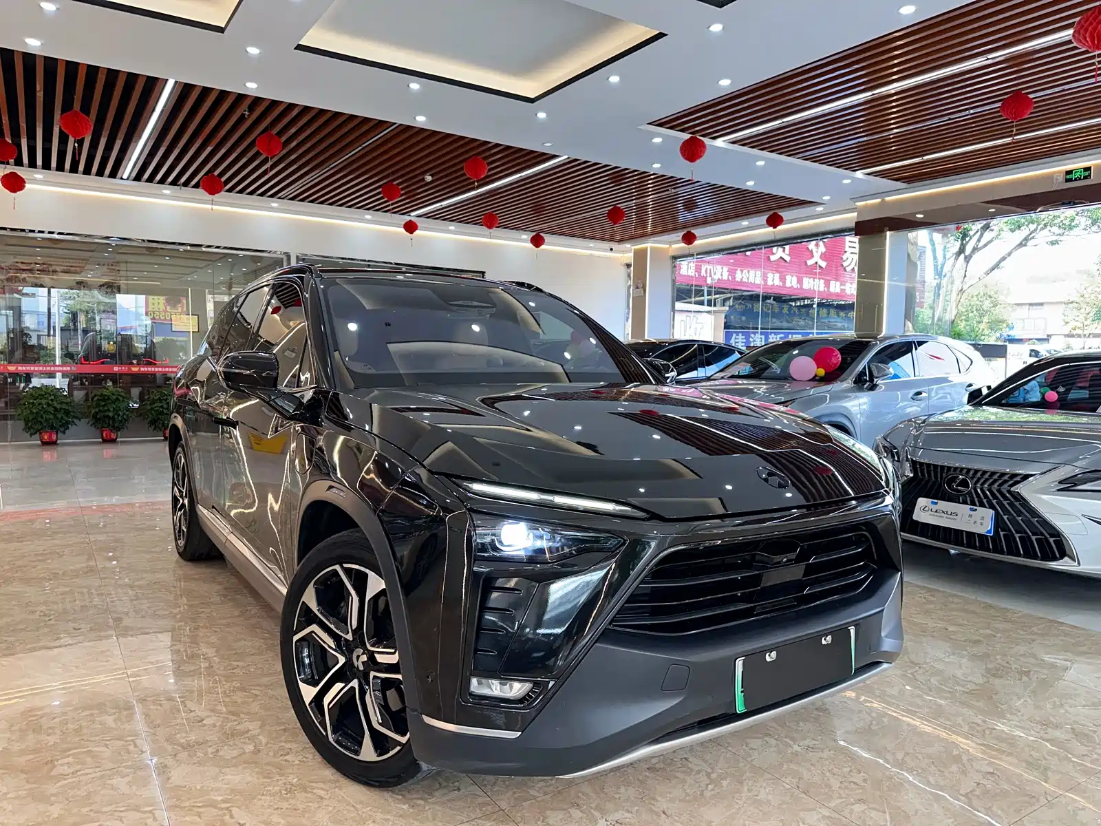 Фото 3 - NIO ES8