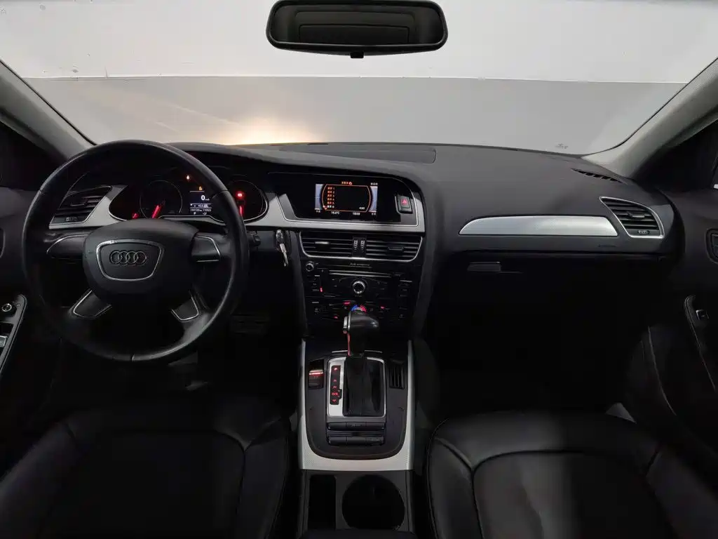 Фото 5 - Audi A4L