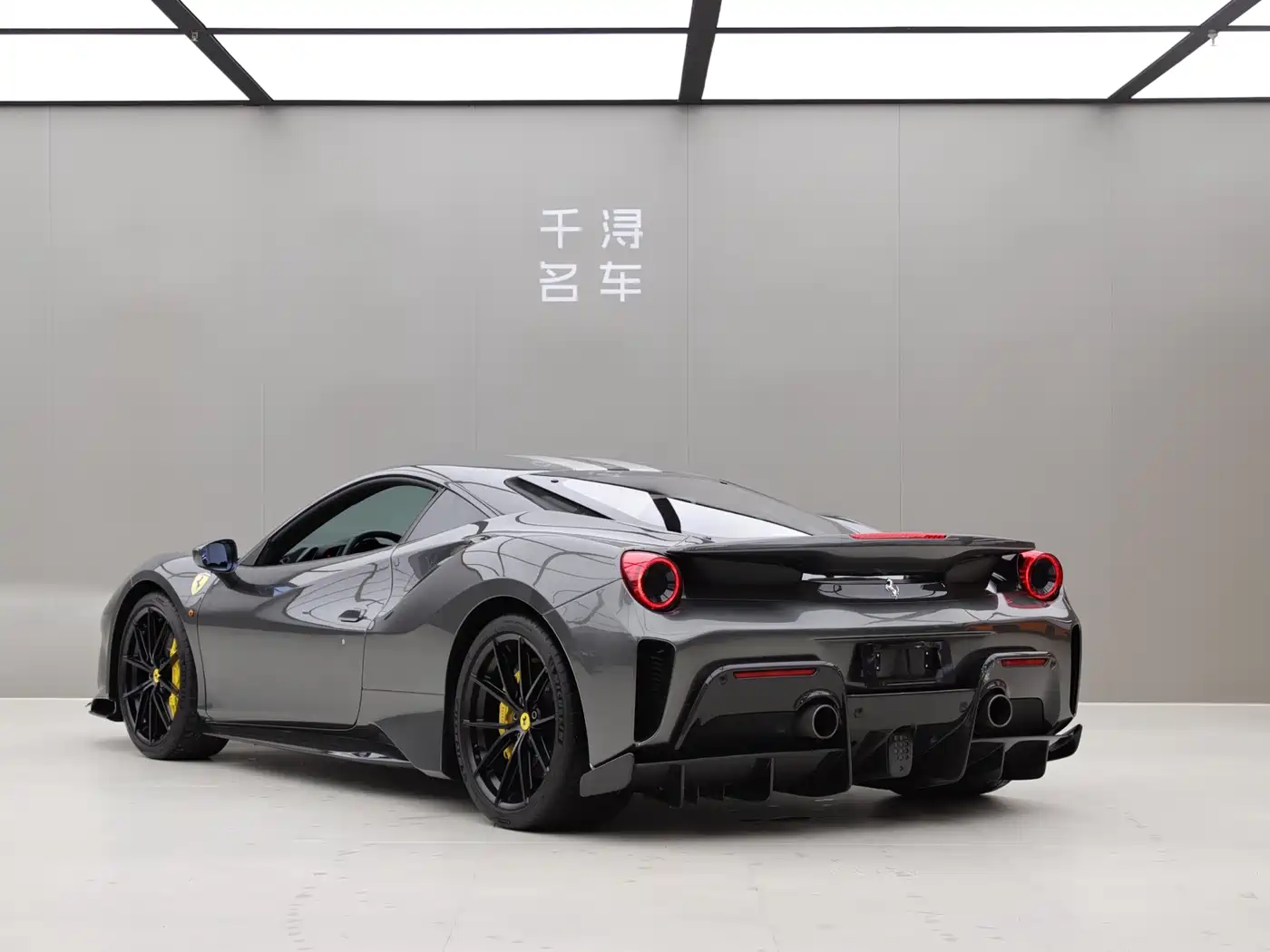 Ferrari 488 2018 488 Pista фото 18