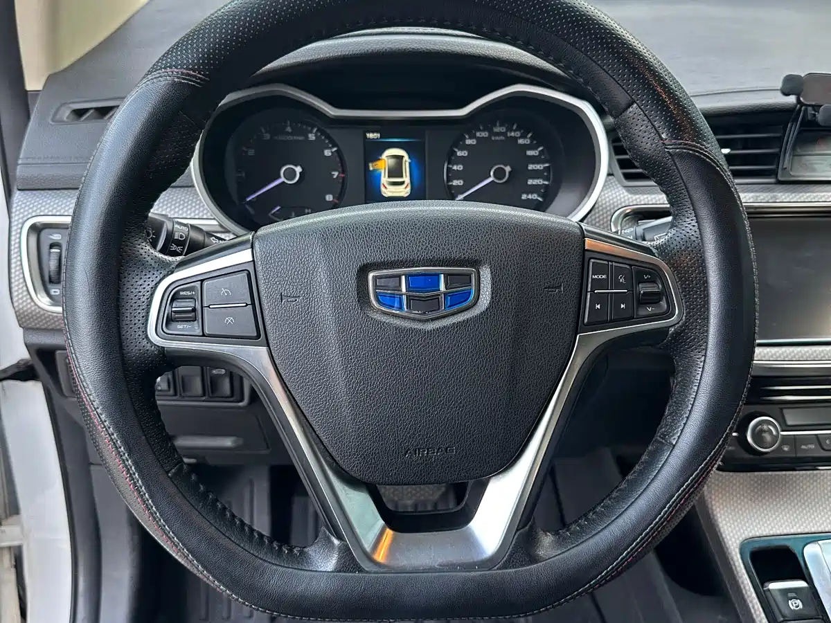 Фото 8 - Geely Emgrand GS