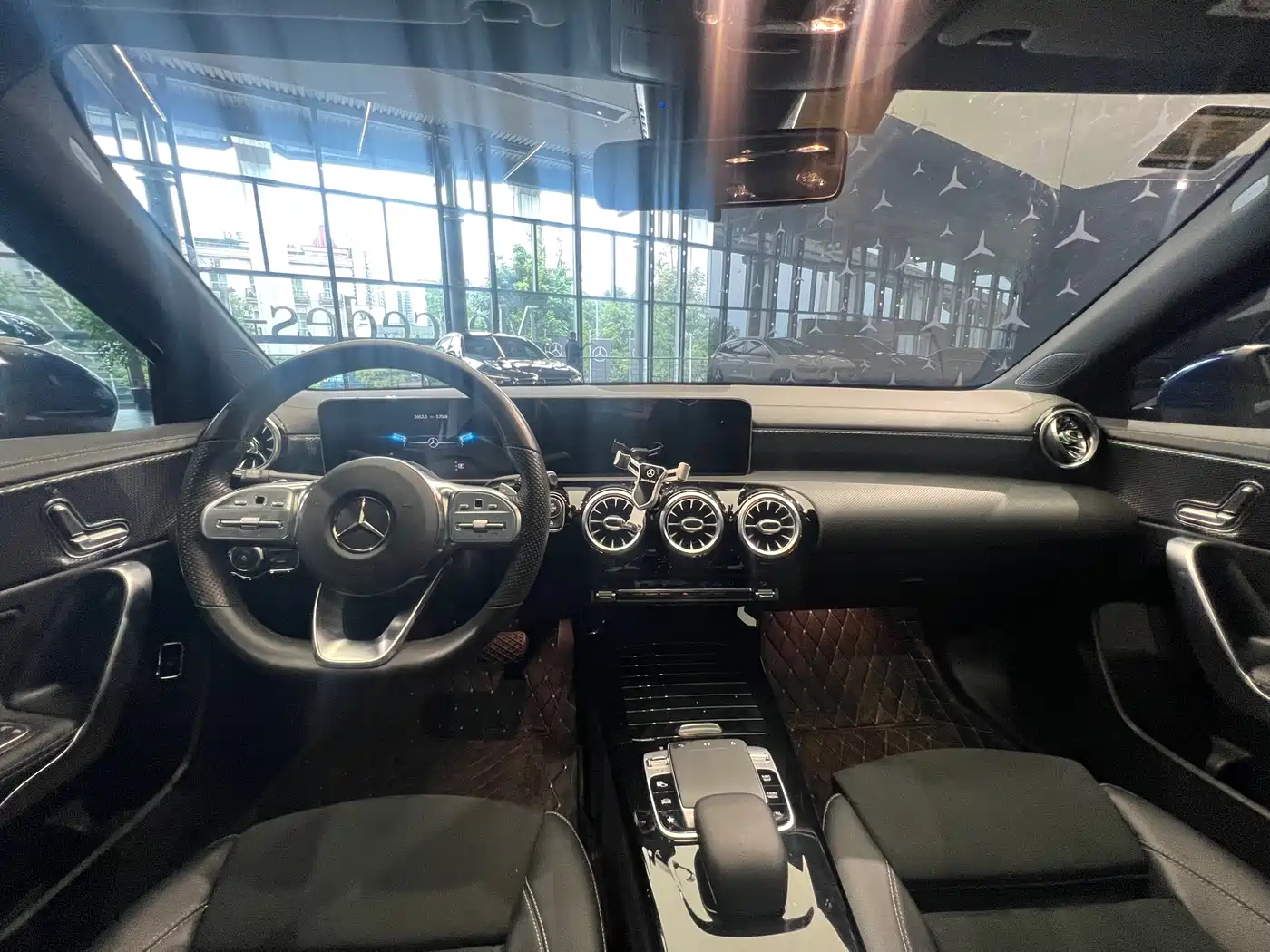 Mercedes-Benz A-Class 2020 A 200 L Sport Sedan фото 16