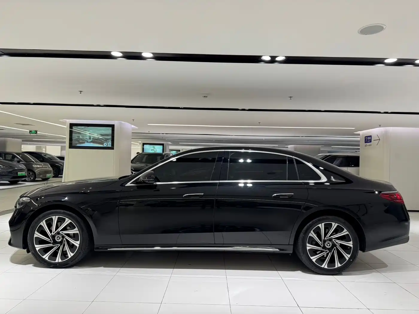 MERCEDES-BENZ E CLASS