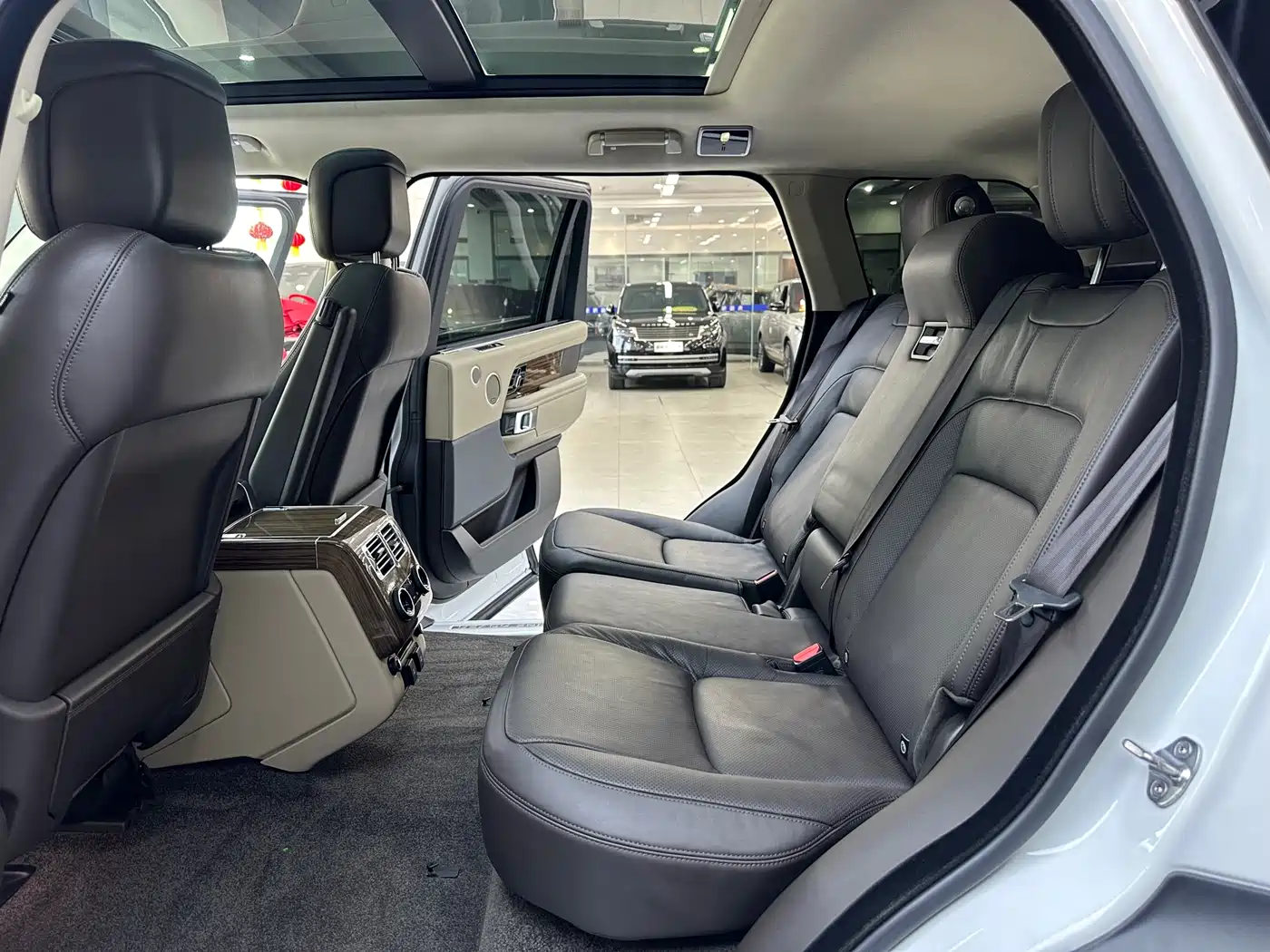 Land Rover Range Rover 2018 3.0 SC V6 Vogue Heritage Extended Edition фото 11