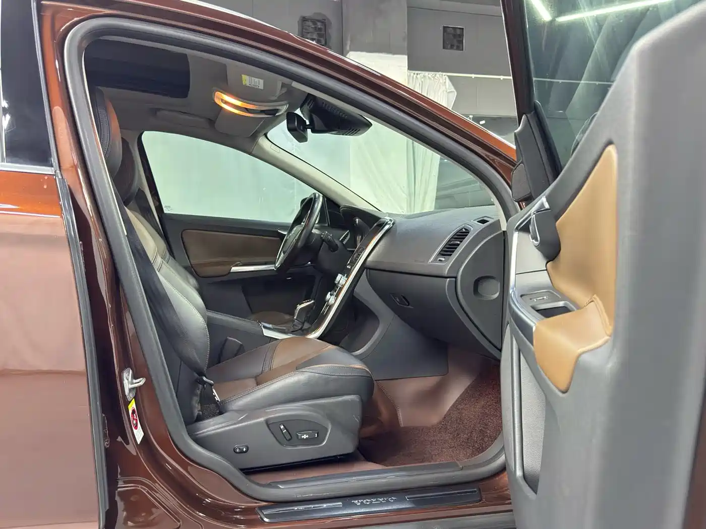 Фото 10 - Volvo XC60