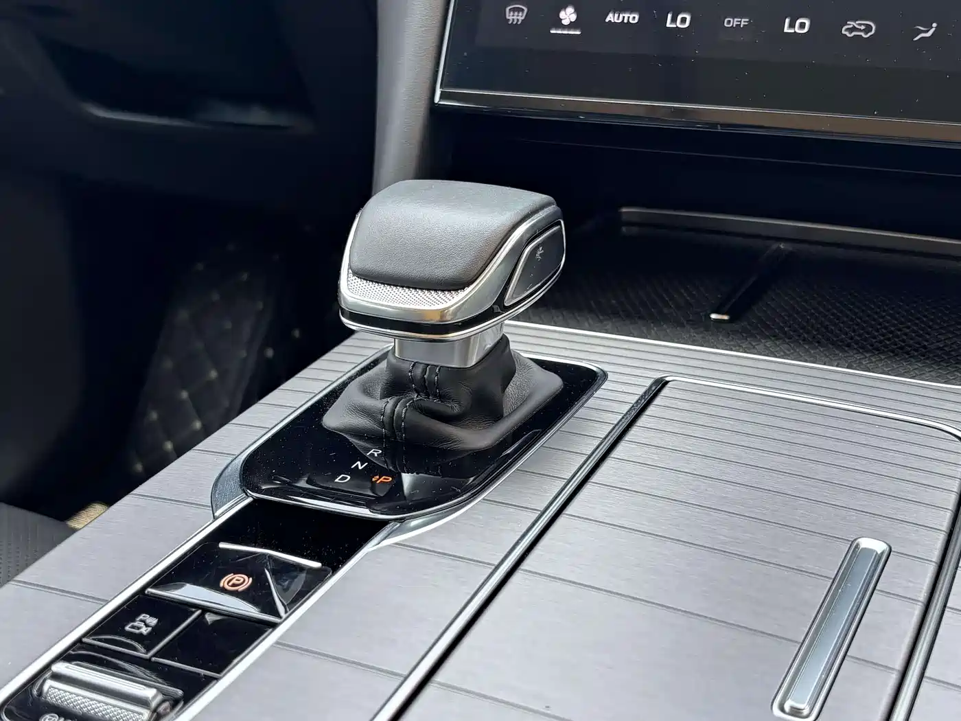 Hongqi HS7 PHEV 2024 2024 2.0T PHEV AWD Flagship 6-Seater