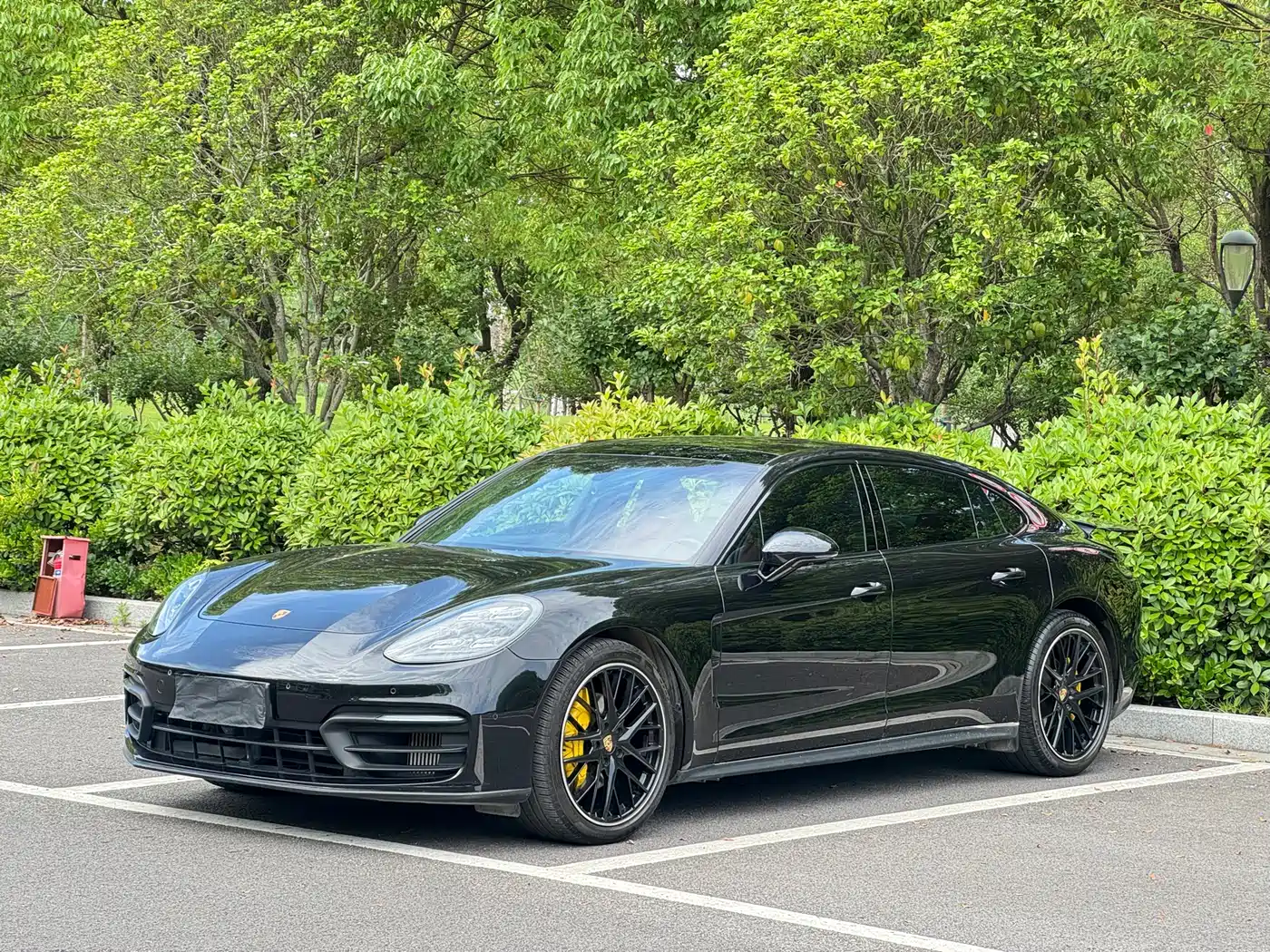 Фото 1 - Porsche Panamera