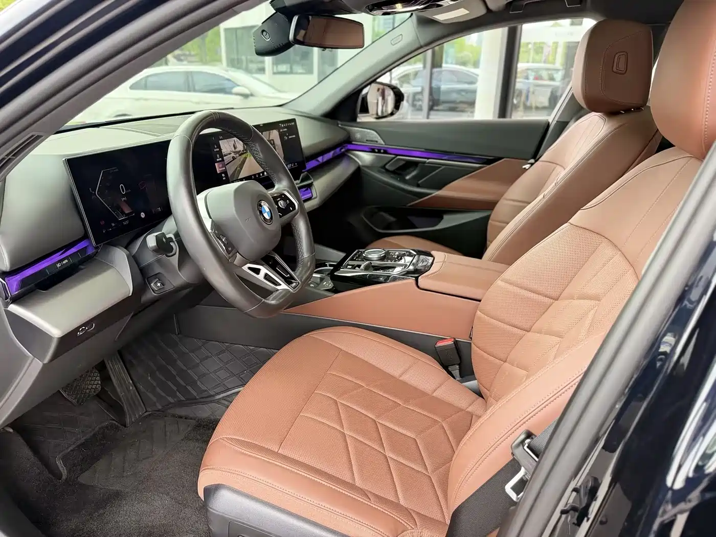 BMW 5 Series 2024 530Li Leading M Sport Package фото 8
