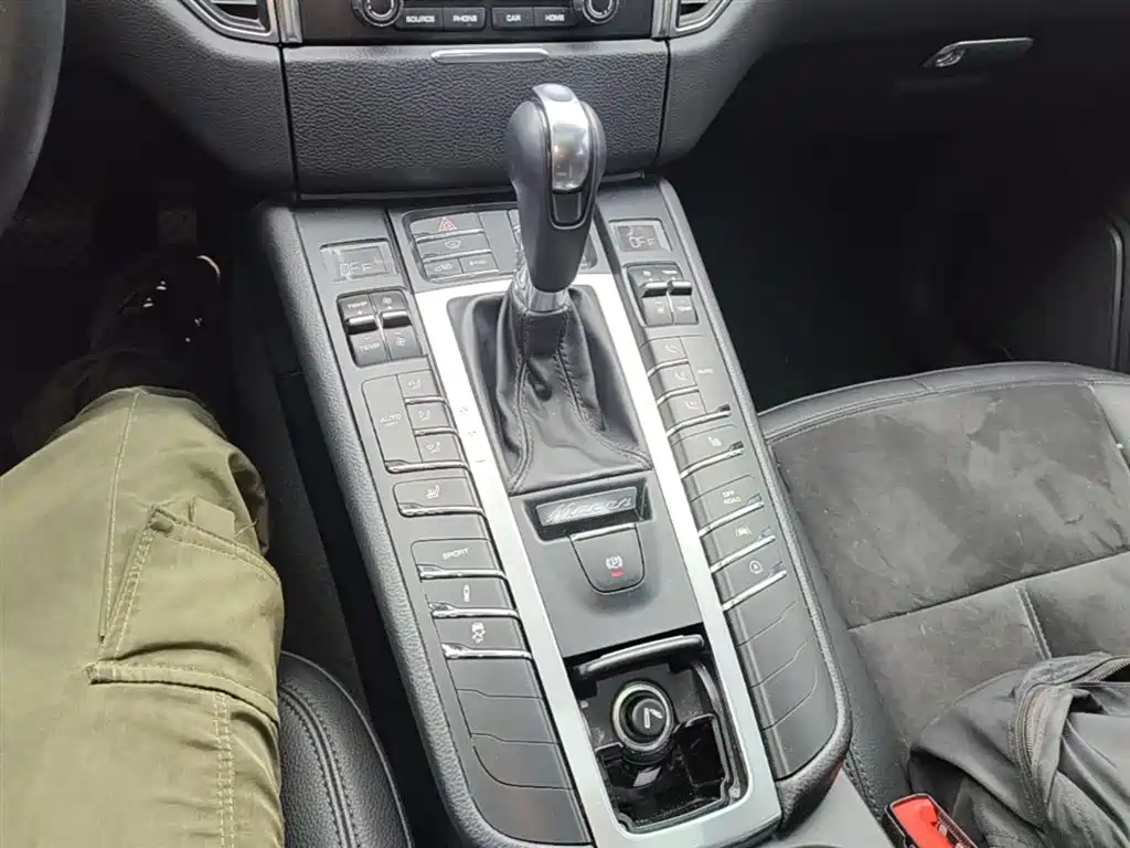 Porsche Macan 2017 Macan 2.0T фото 14