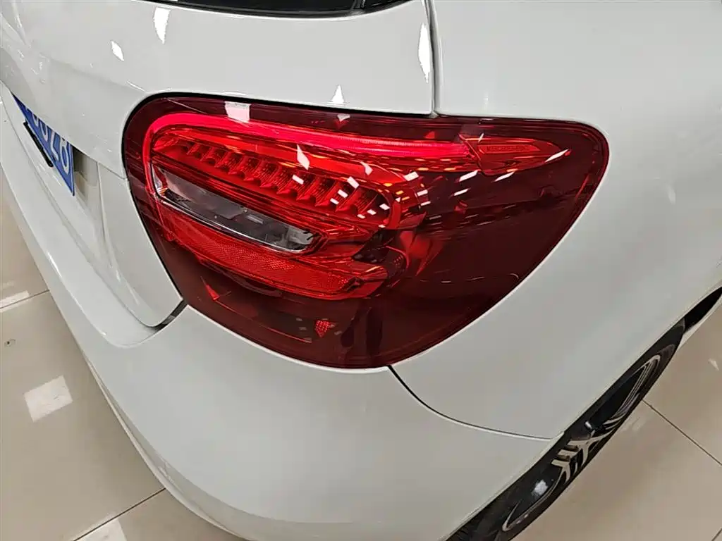 Mercedes-Benz A-Class (Import) 2015 A 180 Standard фото 8