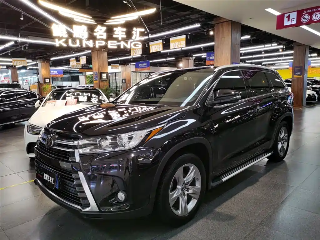 TOYOTA HIGHLANDER