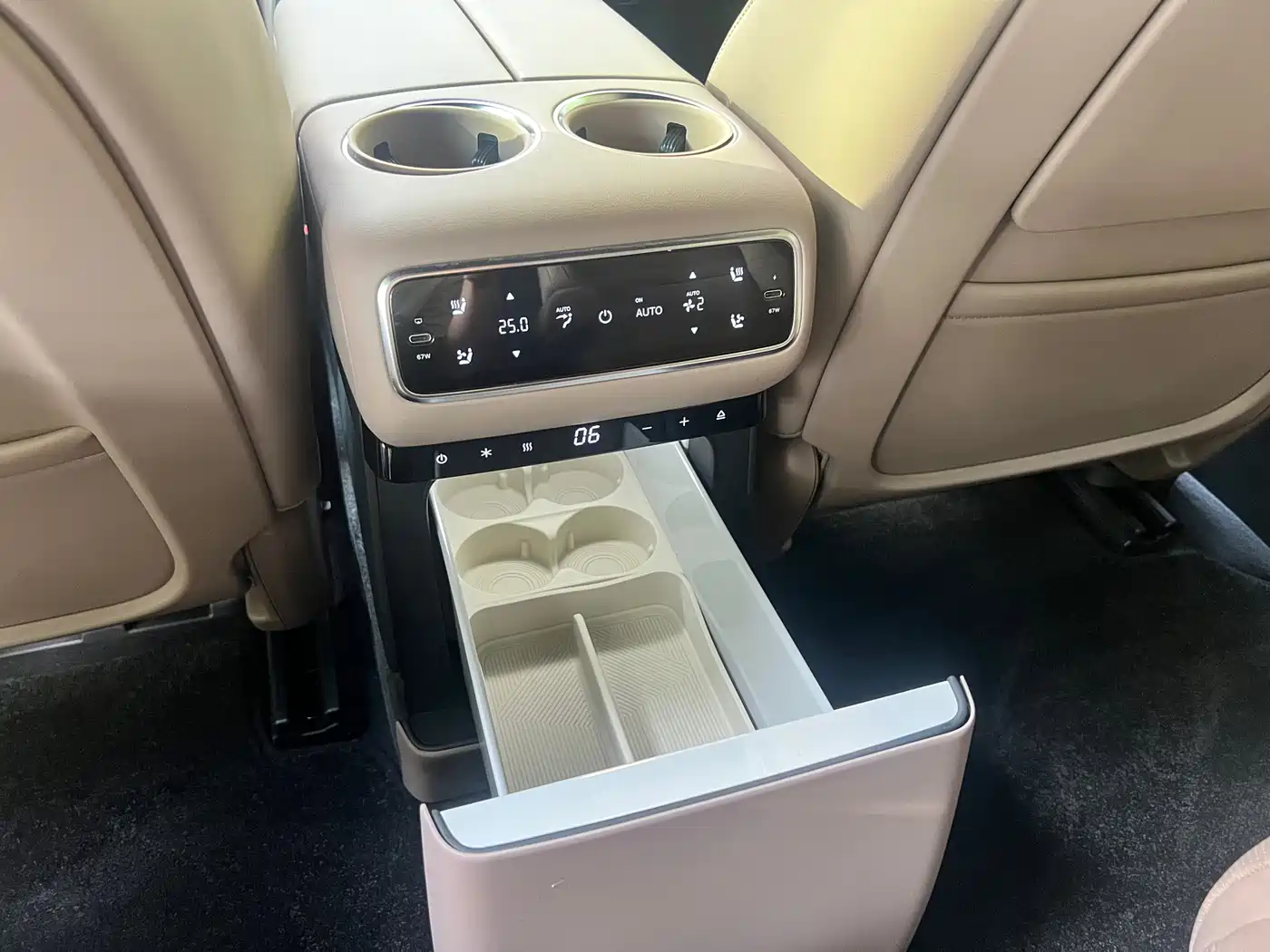 Li Auto Li L8 2025 Pro Smart Renewal Edition фото 12